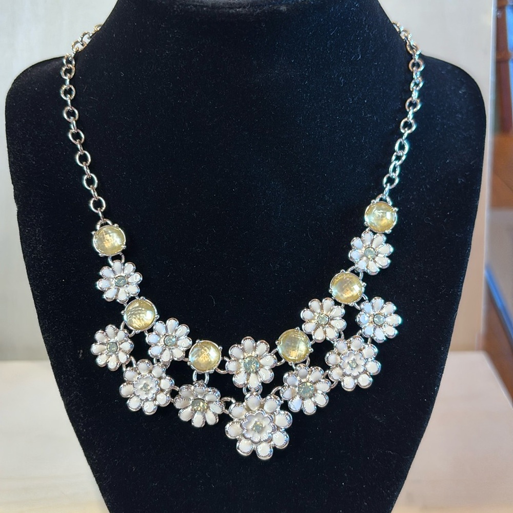 Napier floral necklace color white and pale yellow. Silver toned. 20 inches long